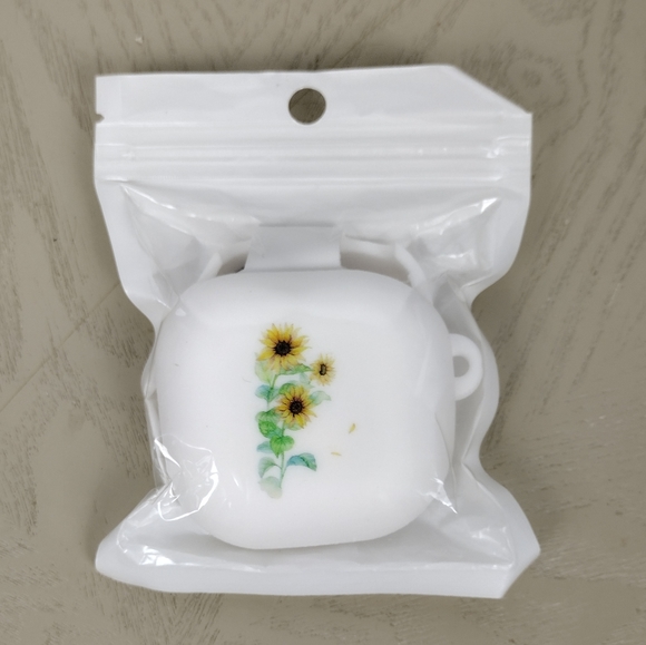 Sunflower Airpods Case Cover 🌻 - Picture 2 of 2